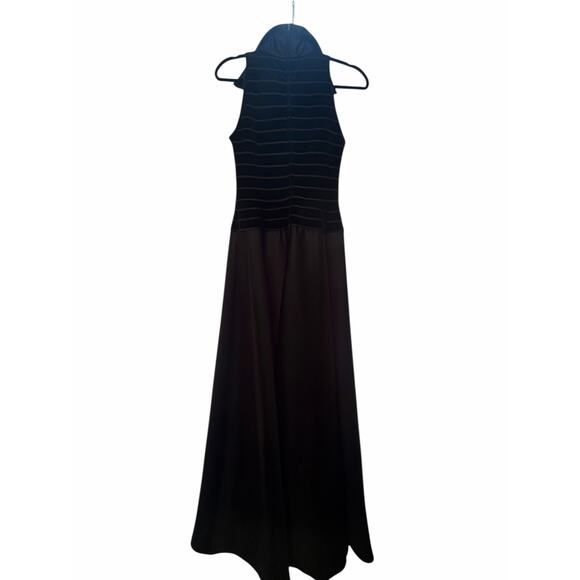 Tadashi Black Velvet and Satin Collared Formal Dress - Size 10 - Picture 4 of 16